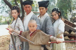 穿越去娱乐圈吃瓜,我与明星的瓜田奇遇记