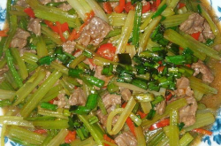 牛肉炒芹菜的做法,牛肉炒芹菜，营养与口感的双重享受